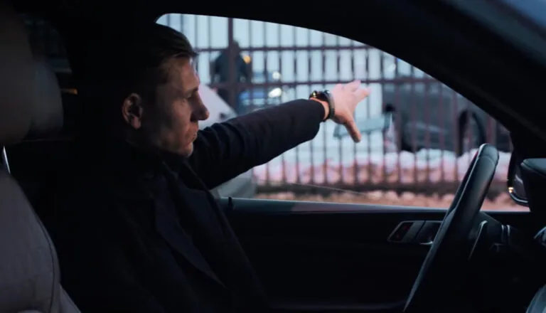 Момент из 17 серии 1 сезона