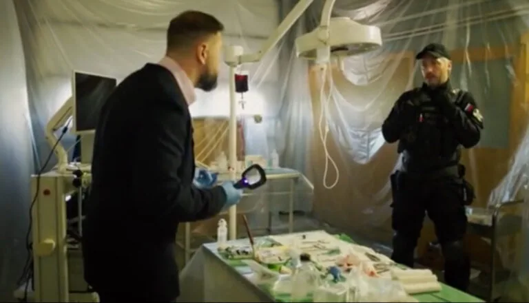 Момент из 8 серии 3 сезона