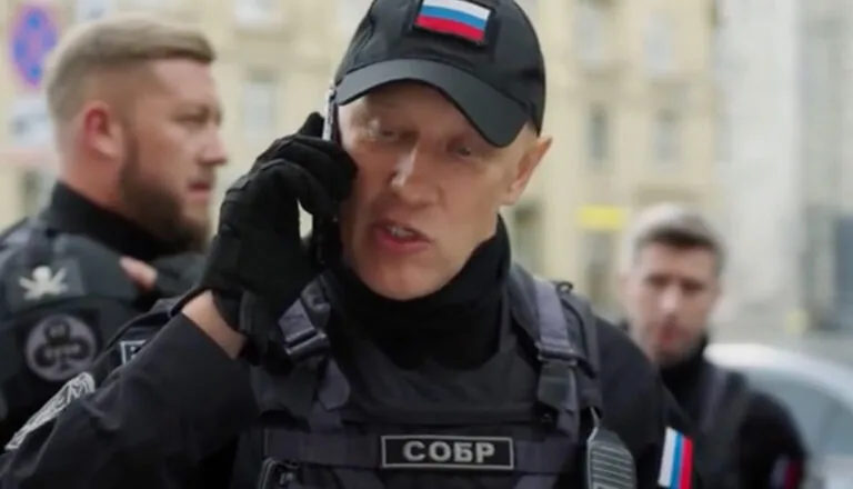 Момент из 9 серии 3 сезона